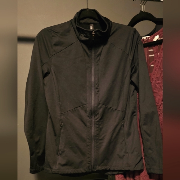 Mondetta Tops - Mondetta zip up size medium
